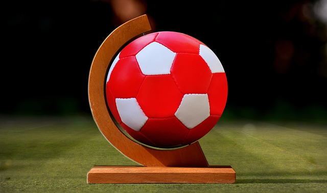 助罗马升至意甲榜首，斯维拉尔达成罗马生涯100场里程碑