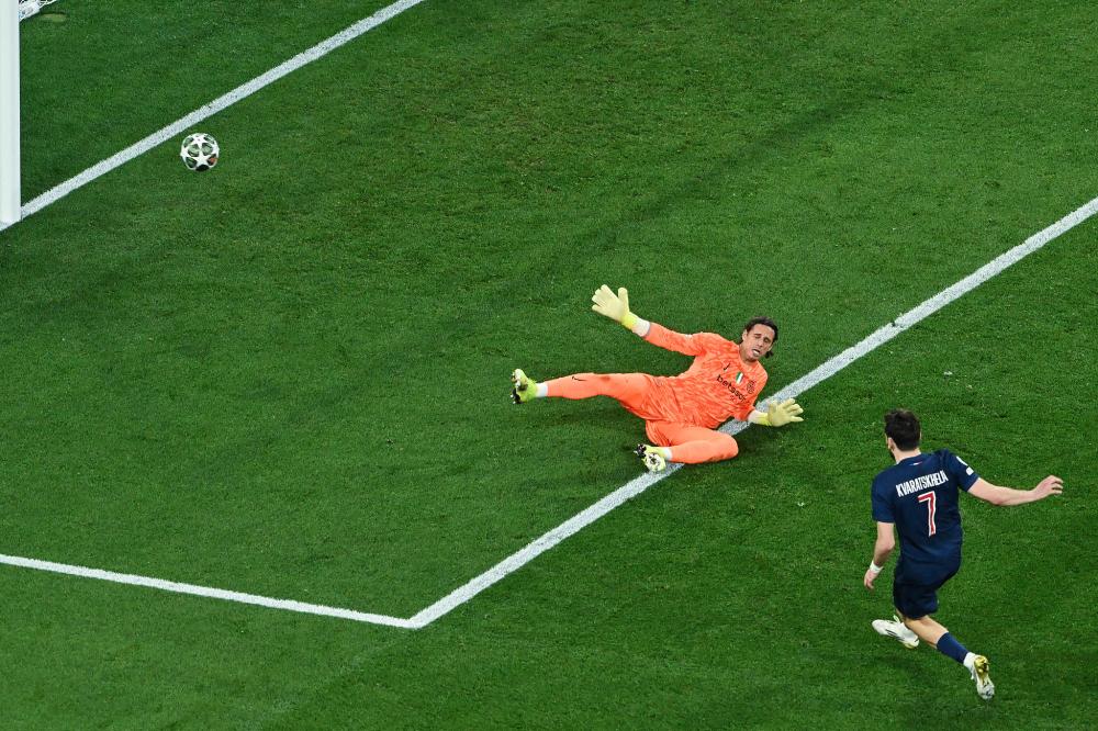 斯洛特：让萨拉赫替补不是容易的决定，但这就是我的选择